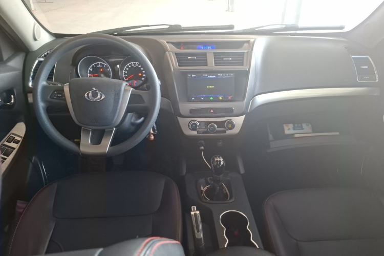 Used Geely Auto GX7 2015 Classic Edition 1.8L Manual Urban Model China IV Center Console