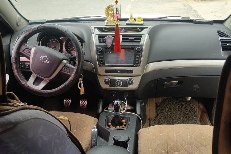 Used Geely Auto GX7 2015 Classic Edition 1.8L Manual Elite Model China IV Center Console