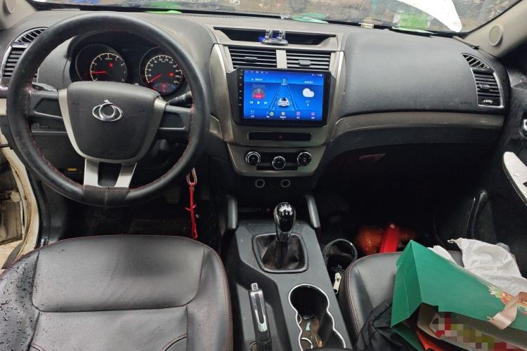 Used Geely Auto GX7 2015 Classic Edition 1.8L Manual Elite Model China IV Center Console