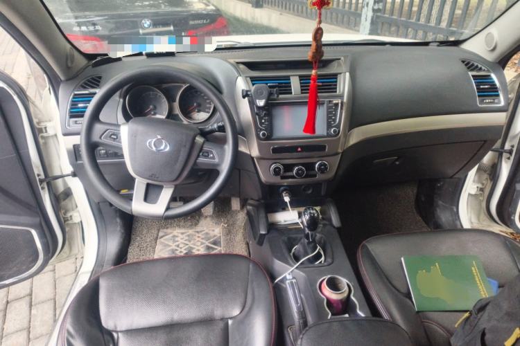 Used Geely Auto GX7 2015 Classic Edition 1.8L Manual Elite Model China V Standard Center Console