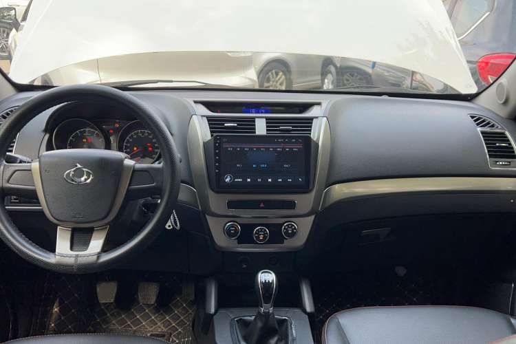 Used Geely Auto GX7 2015 Classic Edition 1.8L Manual Urban Model China V Standard Center Console
