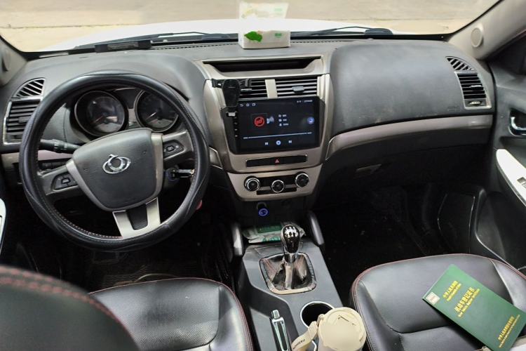 Used Geely Auto GX7 2015 Classic Edition 1.8L Manual Urban Model China V Standard Center Console