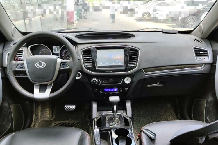 Used Geely Auto GX7 2015 Sport Edition 2.0L Automatic Luxury Model Center Console