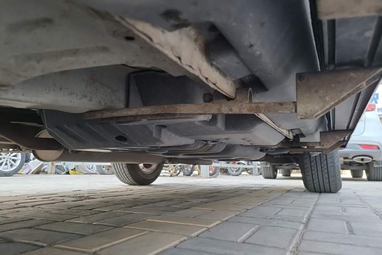Used Geely Auto GX7 2015 Classic Edition 1.8L Manual Elite Model China IV Chassis Front Left