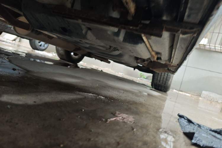 Used Geely Auto GX7 2015 Classic Edition 1.8L Manual Elite Model China IV Chassis Front Left