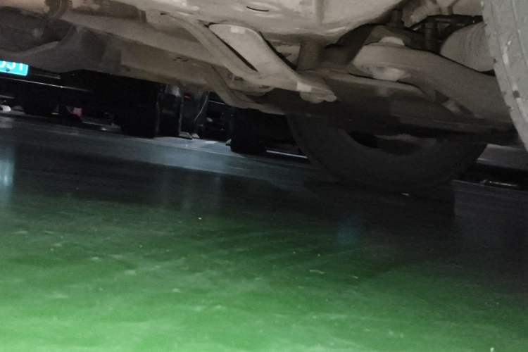 Used Geely Auto GX7 2015 Classic Edition 1.8L Manual Elite Model China V Standard Chassis Front Right