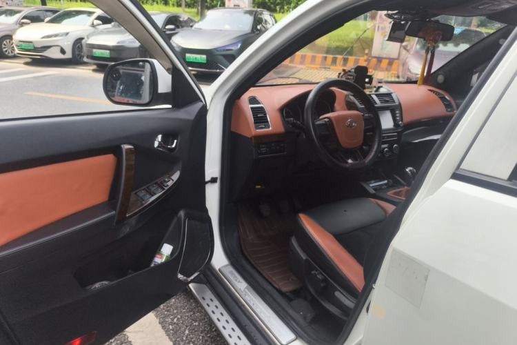 Used Geely Auto GX7 2015 Classic Edition 1.8L Manual Elite Model China V Standard Driver Seat