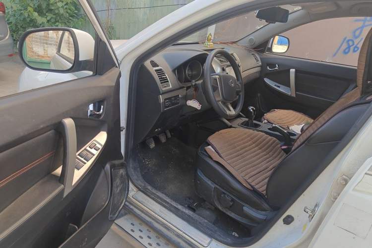 Used Geely Auto GX7 2015 Classic Edition 1.8L Manual Urban Model China IV Driver Seat