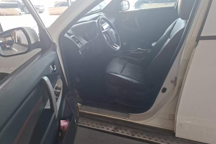 Used Geely Auto GX7 2015 Classic Edition 1.8L Manual Urban Model China IV Driver Seat