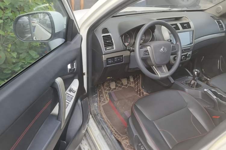 Used Geely Auto GX7 2015 Classic Edition 1.8L Manual Urban Model China IV Driver Seat