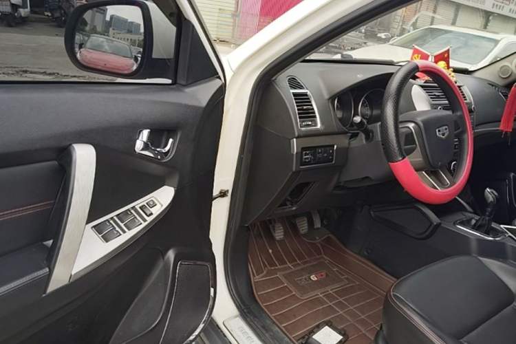 Used Geely Auto GX7 2015 Classic Edition 1.8L Manual Elite Model China V Standard Driver Seat