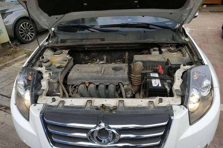 Used Geely Auto GX7 2015 Classic Edition 1.8L Manual Urban Model China IV Engine Bay
