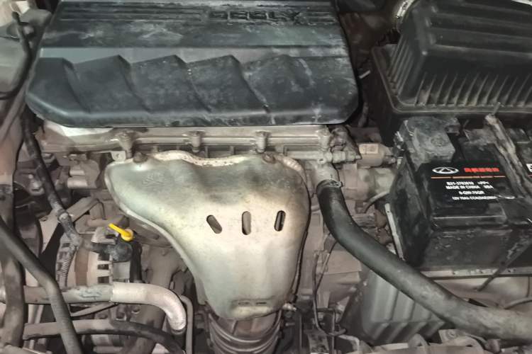 Used Geely Auto GX7 2015 Sports Edition 2.0L Automatic Prestige Model Engine Bay