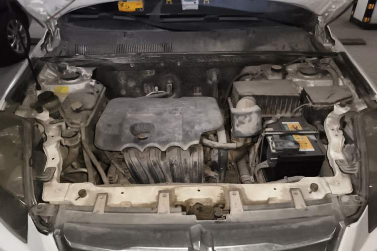 Used Geely Auto GX7 2015 Classic Edition 1.8L Manual New Urban Upgrade Version China V Standard Engine Bay