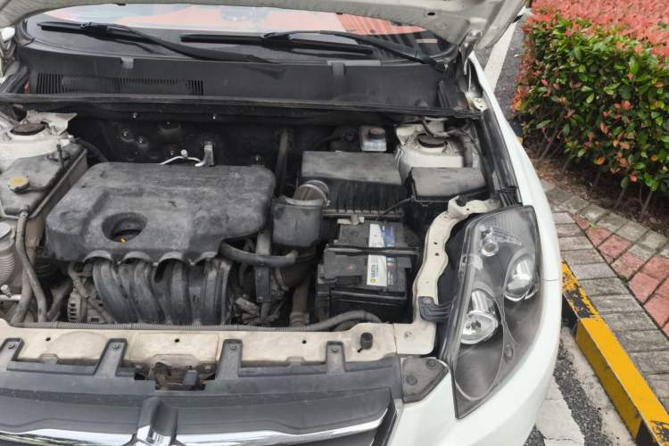 Used Geely Auto GX7 2015 Classic Edition 1.8L Manual Elite Model China V Standard Engine Bay Left