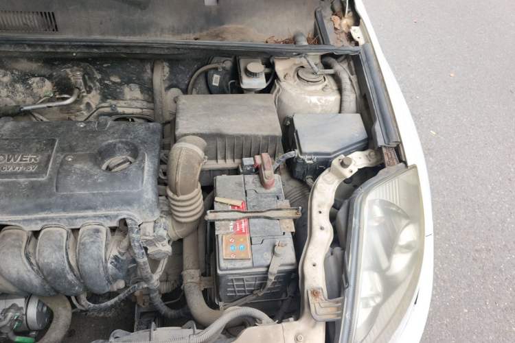 Used Geely Auto GX7 2015 Classic Edition 1.8L Manual Elite Model China IV Engine Bay Left
