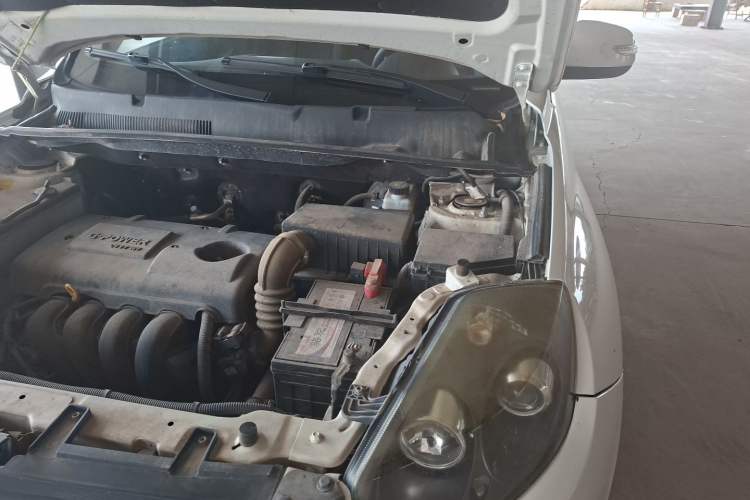 Used Geely Auto GX7 2015 Classic Edition 1.8L Manual Urban Model China IV Engine Bay Left