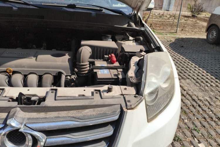 Used Geely Auto GX7 2015 Classic Edition 1.8L Manual Urban Model China IV Engine Bay Left