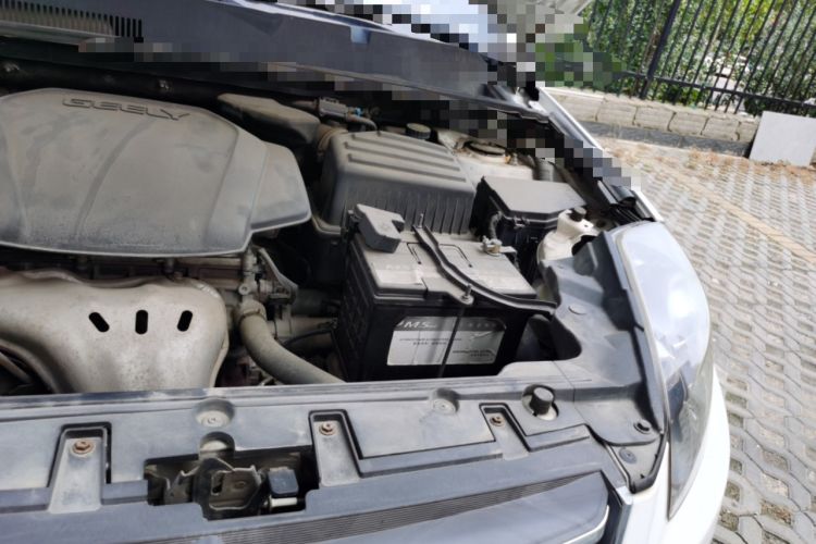 Used Geely Auto GX7 2015 Sports Edition 2.0L Automatic Luxury Model Engine Bay Left