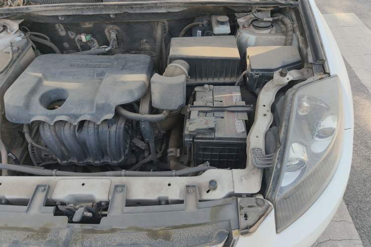Used Geely Auto GX7 2015 Classic Edition 1.8L Manual Elite Model China V Standard Engine Bay Left