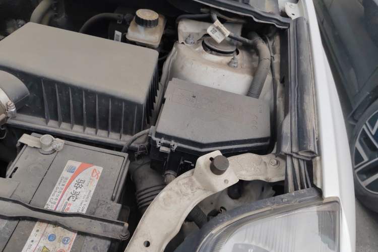 Used Geely Auto GX7 2015 Classic Edition 1.8L Manual Elite Model China V Standard Engine Bay Left