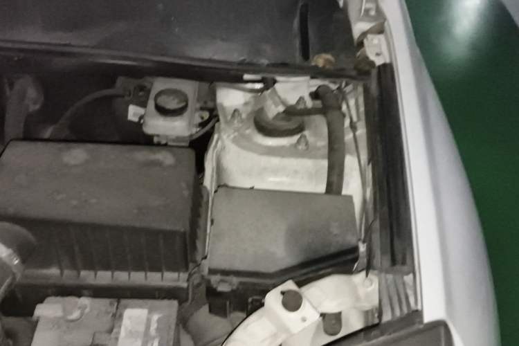 Used Geely Auto GX7 2015 Classic Edition 1.8L Manual Elite Model China V Standard Engine Bay Left