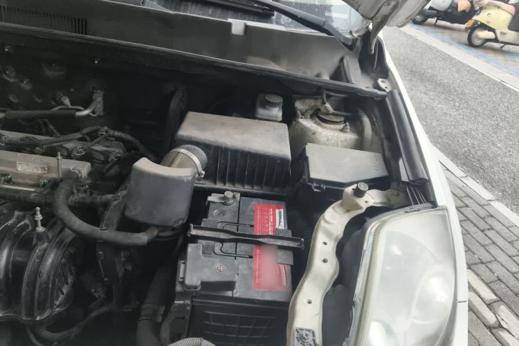 Used Geely Auto GX7 2015 Classic Edition 1.8L Manual Elite Model China V Standard Engine Bay Left