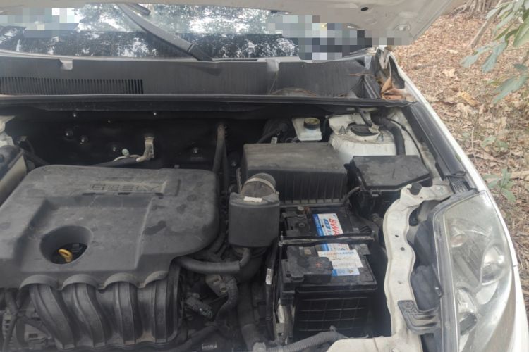 Used Geely Auto GX7 2015 Classic Edition 1.8L Manual New Urban Model China IV Engine Bay Left