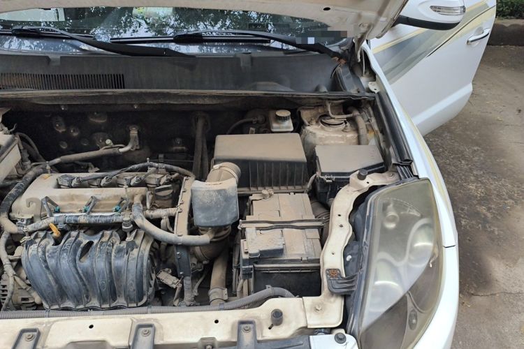 Used Geely Auto GX7 2015 Classic Edition 1.8L Manual Urban Model China V Standard Engine Bay Left