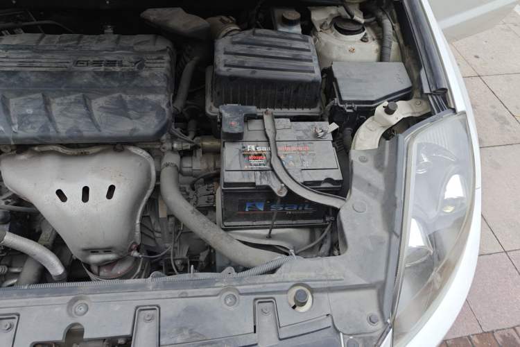 Used Geely Auto GX7 2015 Sport Edition 2.0L Automatic Luxury Model Engine Bay Left