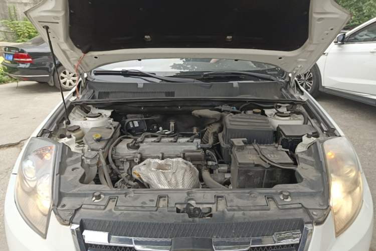 Used Geely Auto GX7 2015 Sport Edition 2.0L Automatic Luxury Model Engine Bay