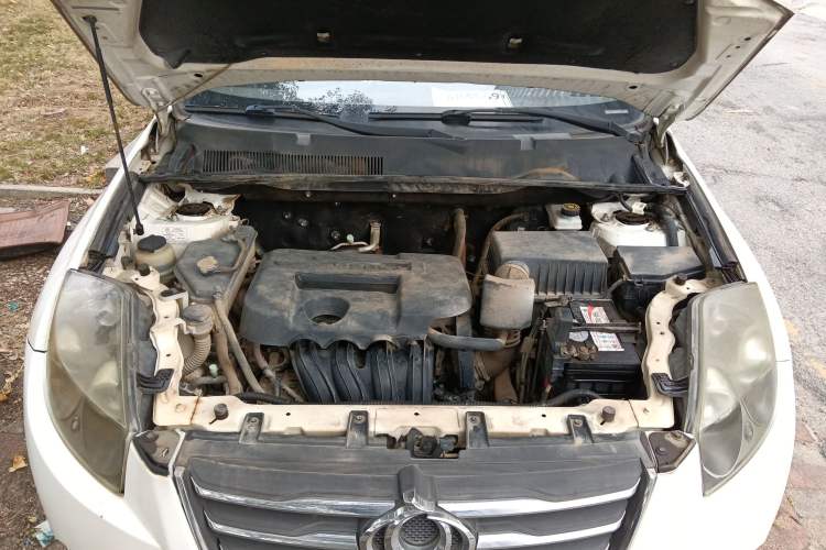 Used Geely Auto GX7 2015 Classic Edition 1.8L Manual Elite Model China V Standard Engine Bay