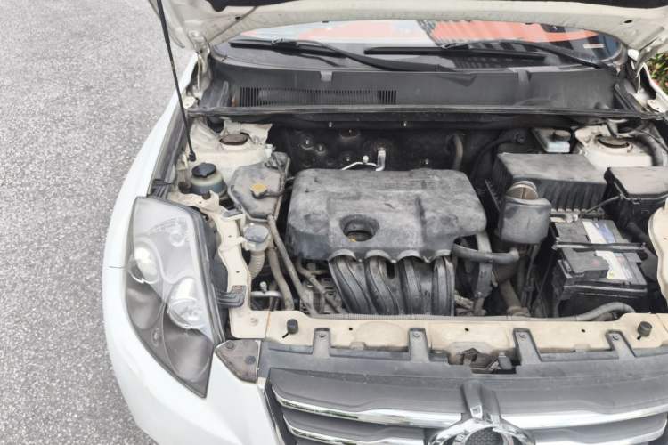 Used Geely Auto GX7 2015 Classic Edition 1.8L Manual Elite Model China V Standard Engine Bay Right