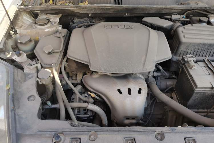 Used Geely Auto GX7 2015 Sports Edition 2.0L Automatic Prestige Model Engine Bay Right
