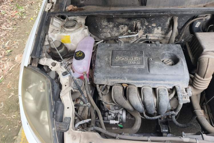Used Geely Auto GX7 2015 Classic Edition 1.8L Manual Elite Model China IV Engine Bay Right