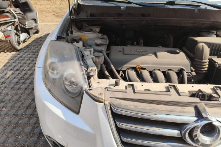 Used Geely Auto GX7 2015 Classic Edition 1.8L Manual Urban Model China IV Engine Bay Right