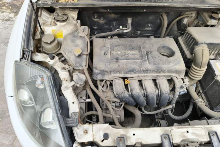 Used Geely Auto GX7 2015 Classic Edition 1.8L Manual Elite Model China IV Engine Bay Right