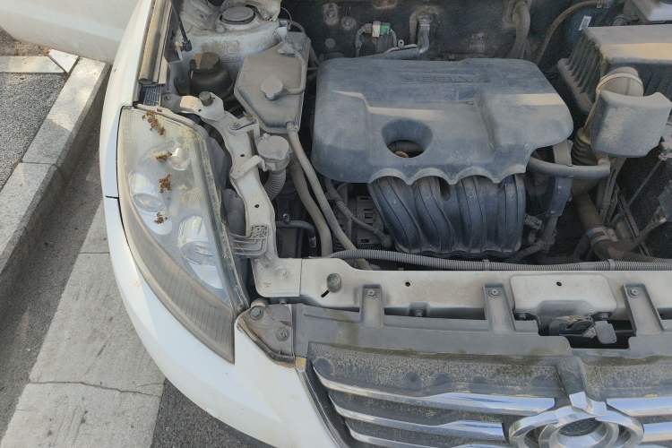Used Geely Auto GX7 2015 Classic Edition 1.8L Manual Elite Model China V Standard Engine Bay Right
