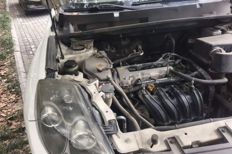 Used Geely Auto GX7 2015 Classic Edition 1.8L Manual Elite Model China V Standard Engine Bay Right