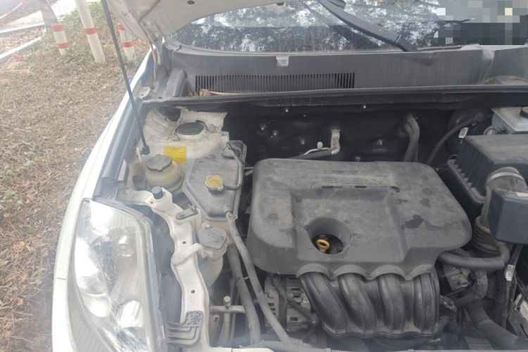 Used Geely Auto GX7 2015 Classic Edition 1.8L Manual New Urban Model China IV Engine Bay Right