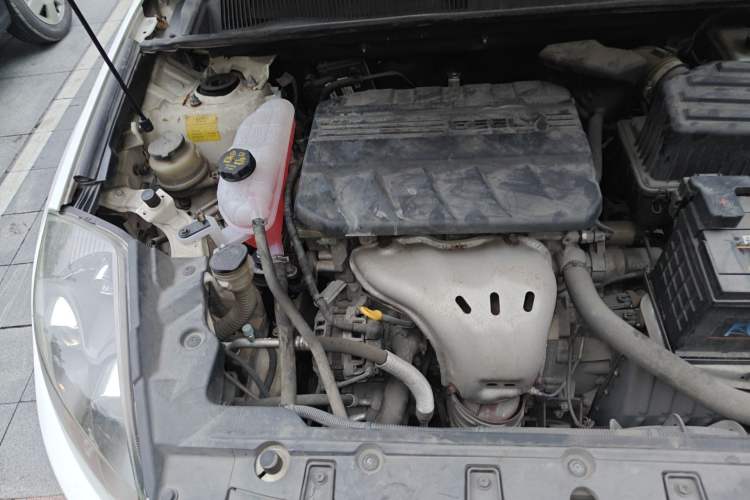 Used Geely Auto GX7 2015 Sport Edition 2.0L Automatic Luxury Model Engine Bay Right