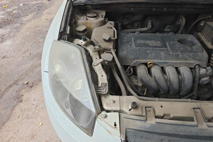 Used Geely Auto GX7 2015 Classic Edition 1.8L Manual Elite Model China IV Engine Bay Right