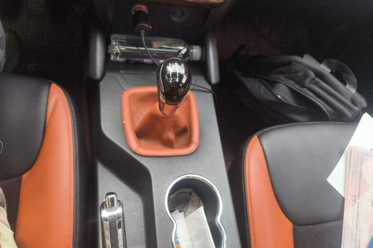Used Geely Auto GX7 2015 Classic Edition 1.8L Manual Elite Model China V Standard Gear Lever