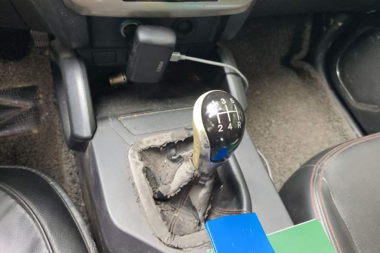 Used Geely Auto GX7 2015 Classic Edition 1.8L Manual Elite Model China IV Gear Lever
