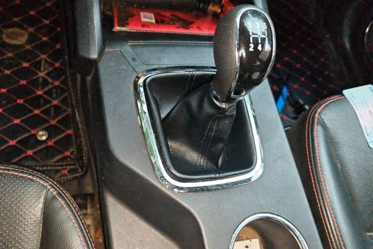 Used Geely Auto GX7 2015 Classic Edition 1.8L Manual Elite Model China V Standard Gear Lever
