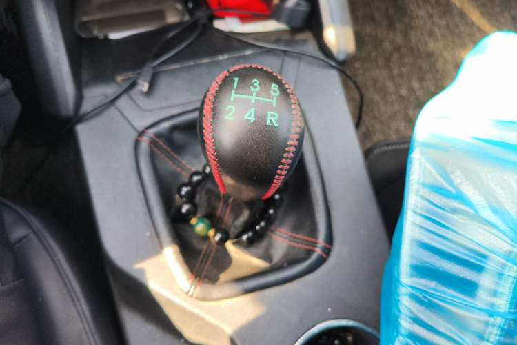 Used Geely Auto GX7 2015 Classic Edition 1.8L Manual Urban Model China IV Gear Lever