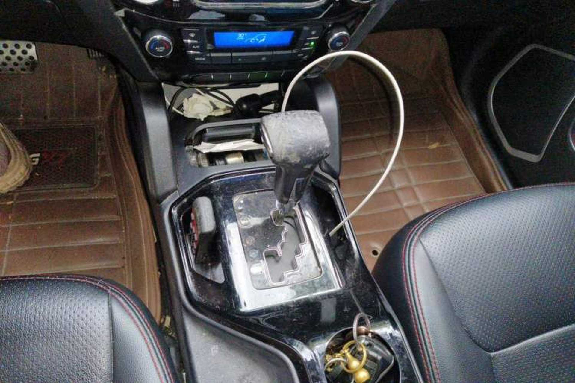 Used Geely Auto GX7 2015 Sports Edition 2.0L Automatic Luxury Model Gear Lever