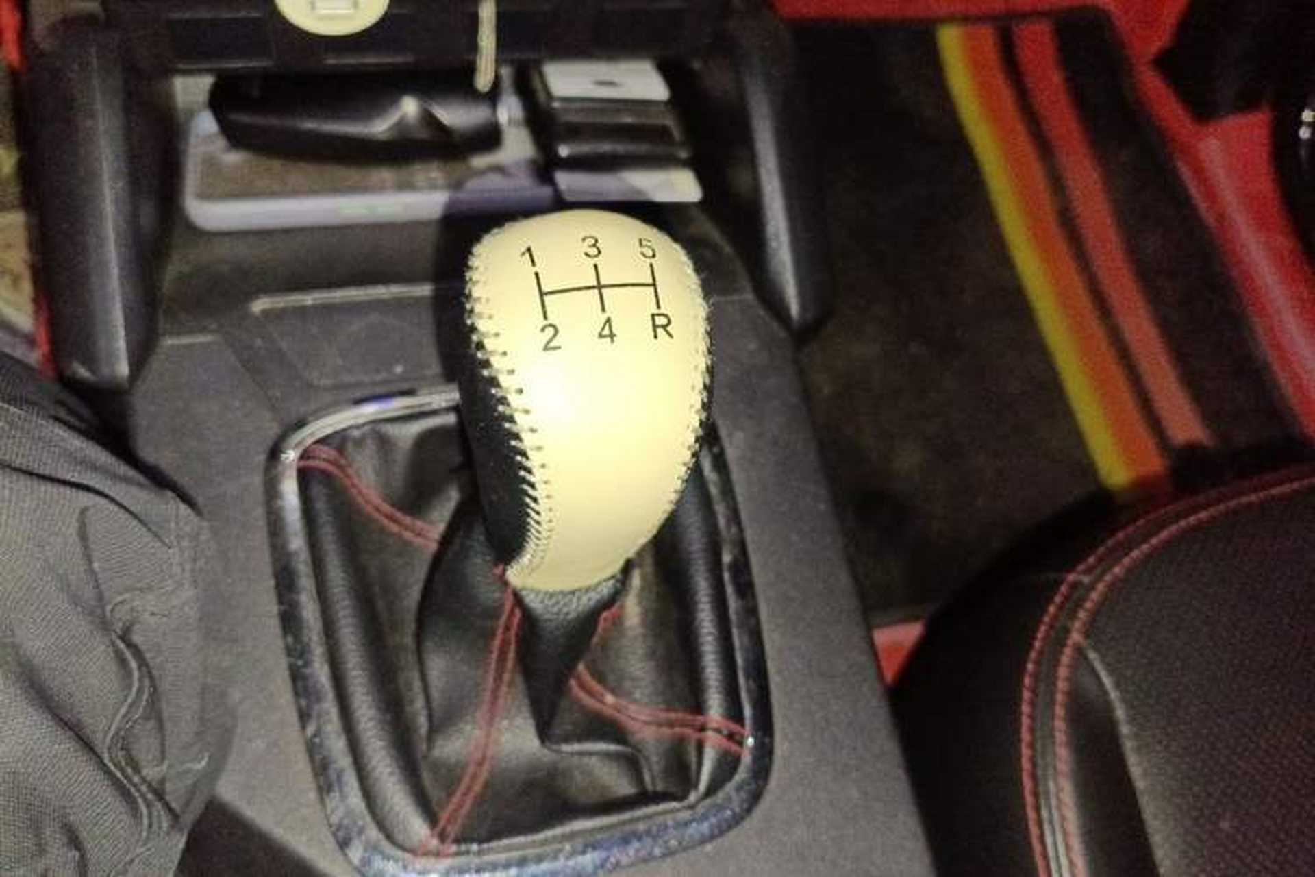 Used Geely Auto GX7 2015 Classic Edition 1.8L Manual Elite Model China V Standard Gear Lever