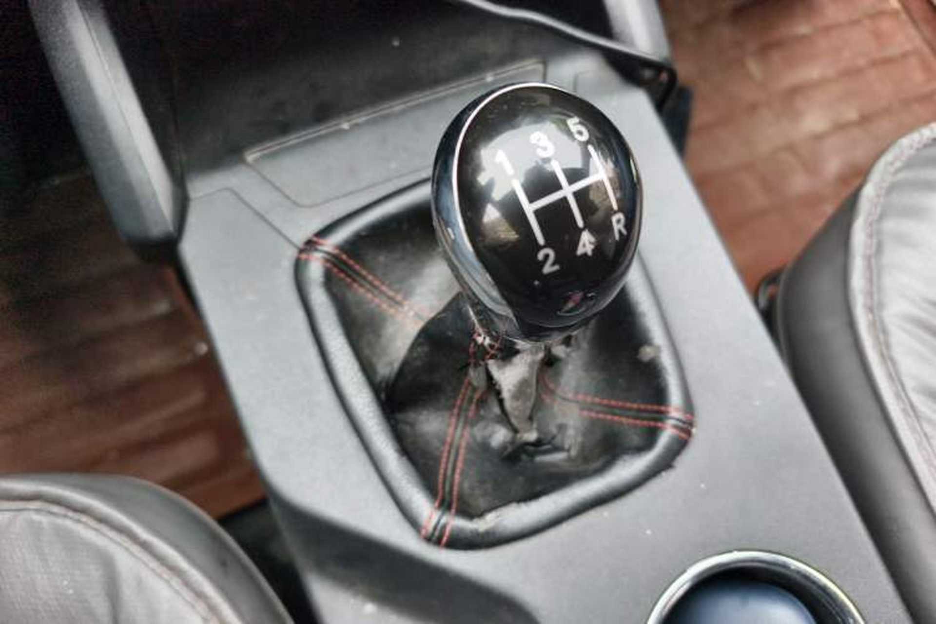 Used Geely Auto GX7 2015 Classic Edition 1.8L Manual Elite Model China V Standard Gear Lever