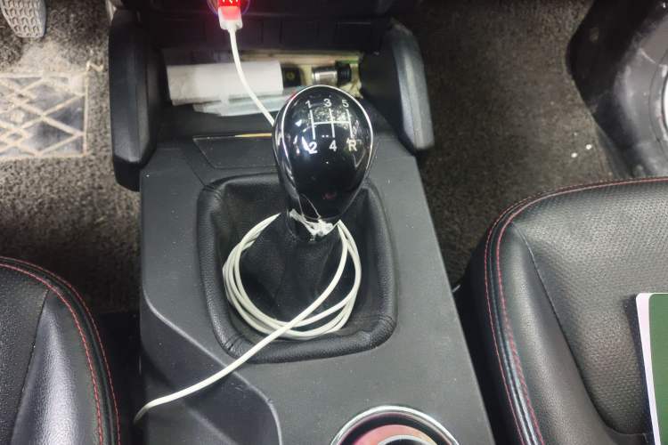 Used Geely Auto GX7 2015 Classic Edition 1.8L Manual Elite Model China V Standard Gear Lever